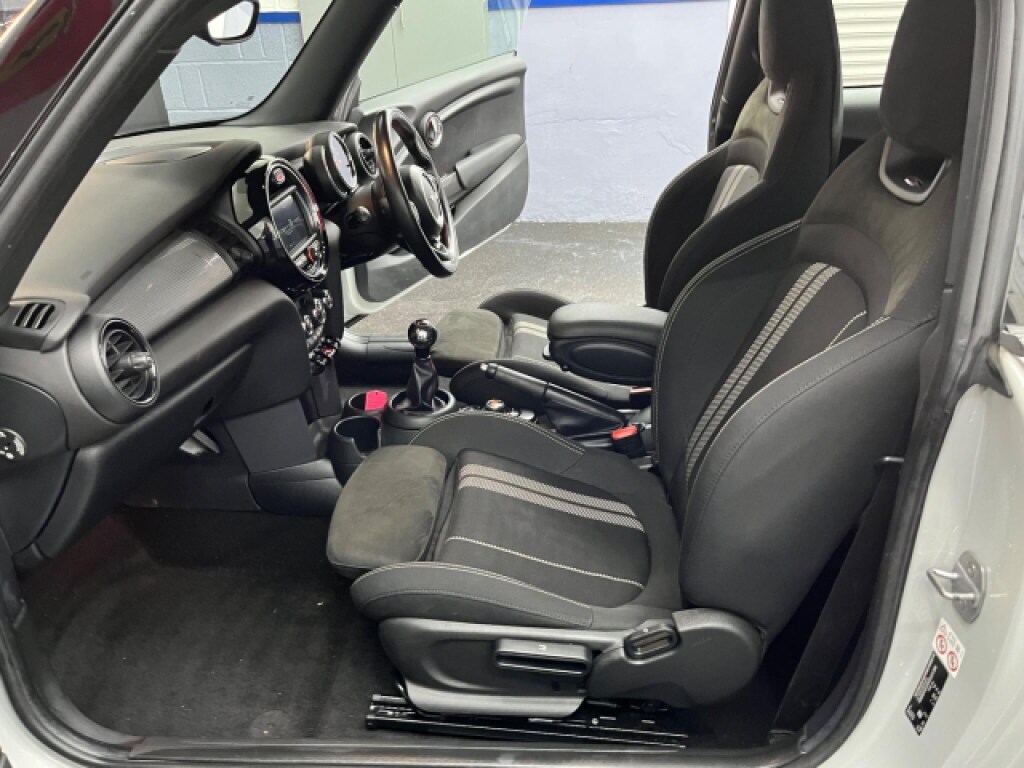 Used MINI Hatch 2019 for sale - 76885185: Photo 37