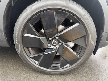 Used Volvo XC40 2025 for sale - 76785412: Photo