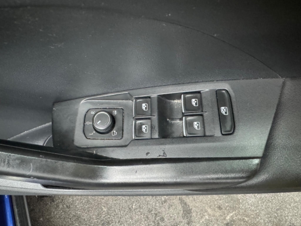 Used Volkswagen T-Cross 2022 for sale - 76497652: Photo 16