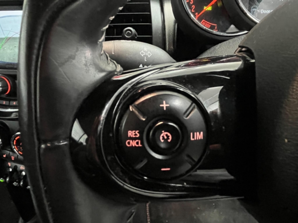 Used MINI Convertible 2019 for sale - 76497650: Photo 18