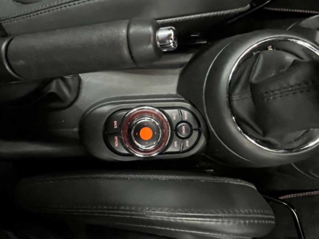 Used MINI Convertible 2019 for sale - 76497650: Photo 27