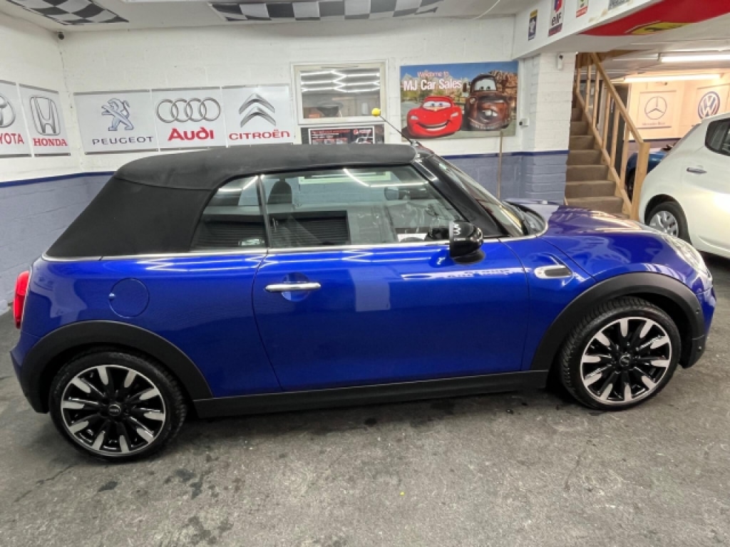 Used MINI Convertible 2019 for sale - 76497650: Photo 8