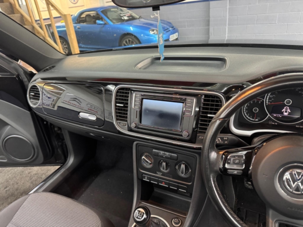 Used Volkswagen Beetle 2015 for sale - 77357511: Photo 10