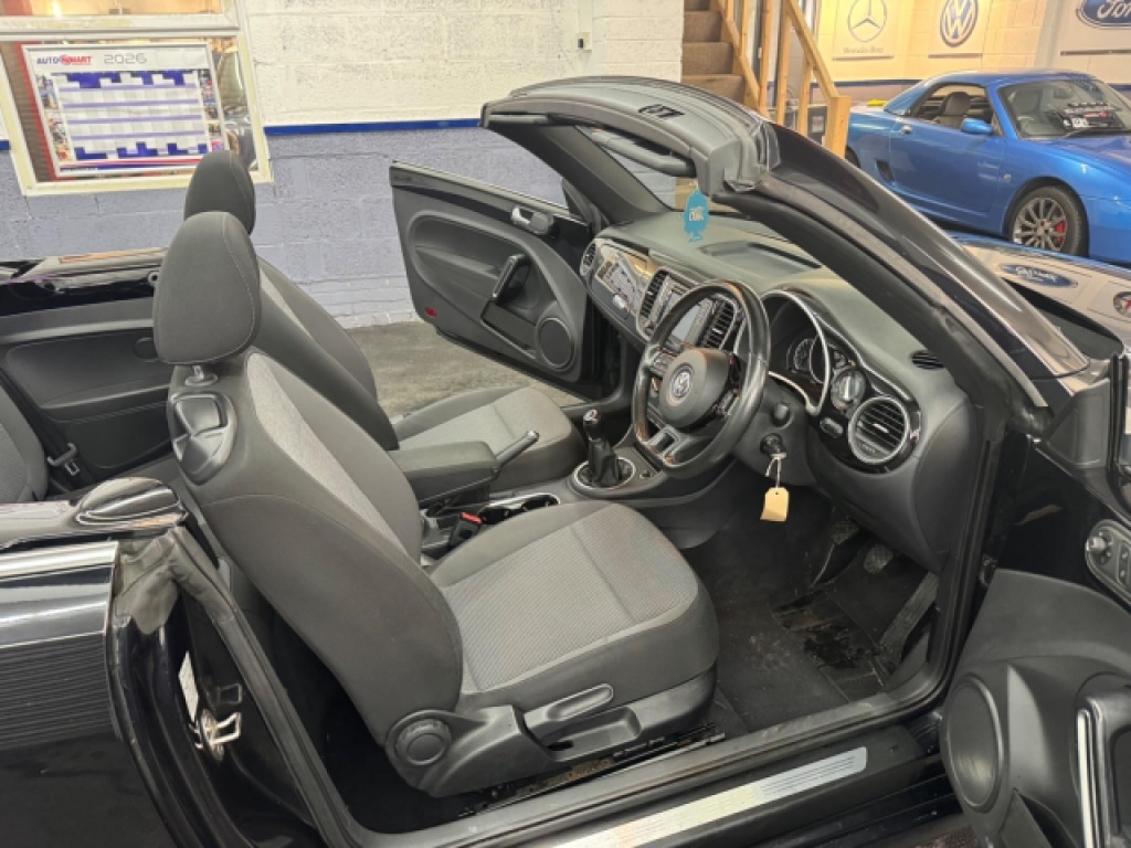 Used Volkswagen Beetle 2015 for sale - 77357511: Photo 13