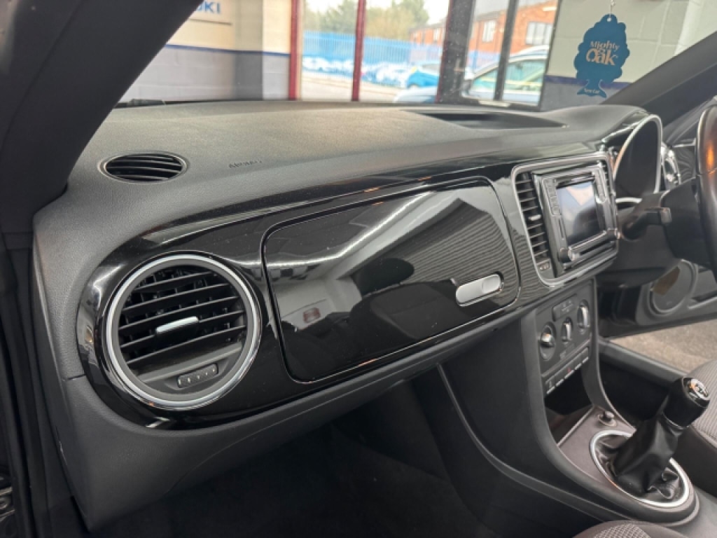 Used Volkswagen Beetle 2015 for sale - 77357511: Photo 20