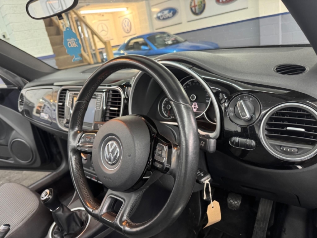 Used Volkswagen Beetle 2015 for sale - 77357511: Photo 9