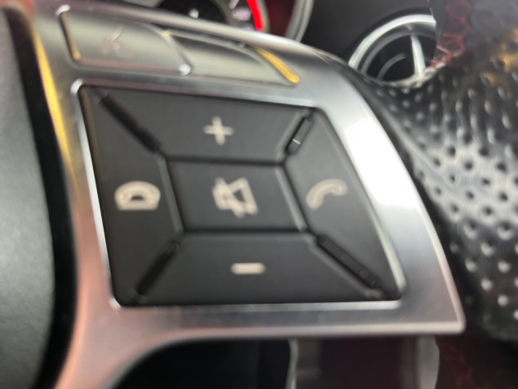 Used Mercedes-Benz SLK 2014 for sale - 76436163: Photo 29