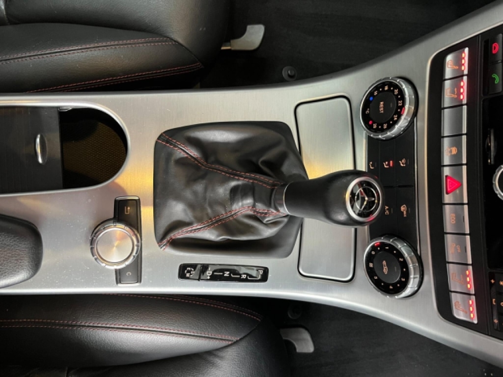 Used Mercedes-Benz SLK 2014 for sale - 76436163: Photo 33