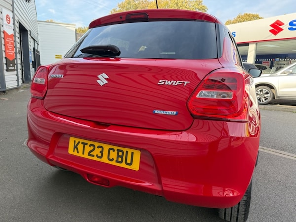 Used Suzuki Swift 2023 for sale - 76317056: Photo 5
