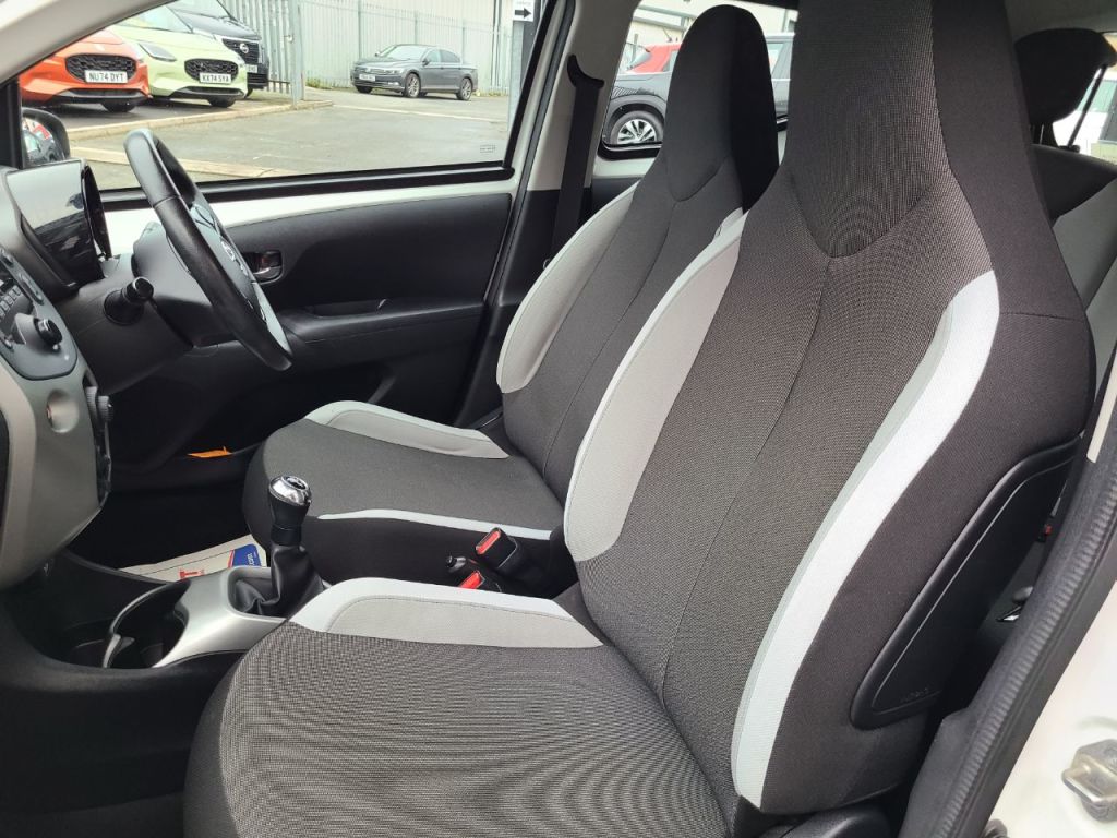 Used Toyota AYGO 2016 for sale - 76710666: Photo 6