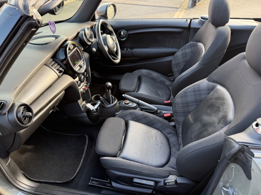 Used MINI Convertible 2018 for sale - 78162245: Photo 7