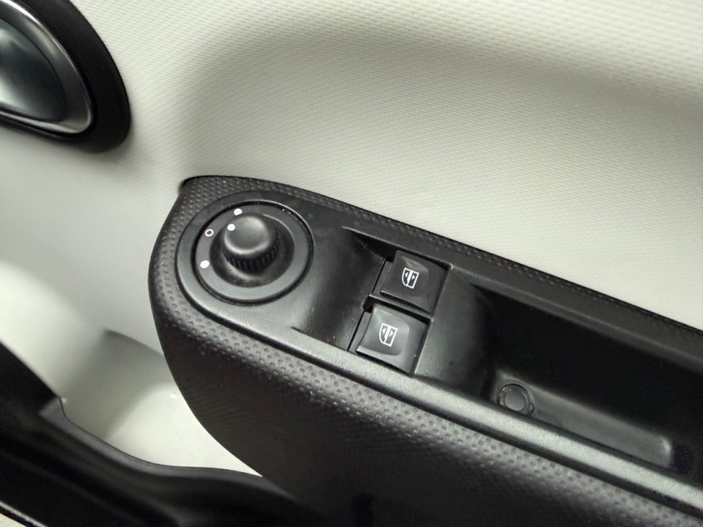 Used Renault Twingo 2017 for sale - 77436173: Photo 19