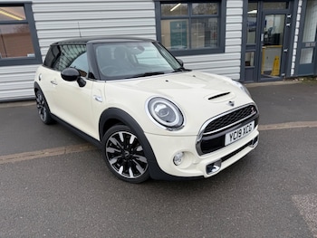 Used MINI Hatch 2019 for sale - 76469382: Photo