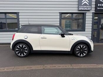 Used MINI Hatch 2019 for sale - 76469382: Photo