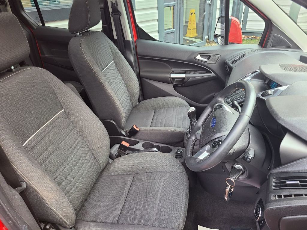 Used Ford Tourneo Connect 2015 for sale - 76469401: Photo 14