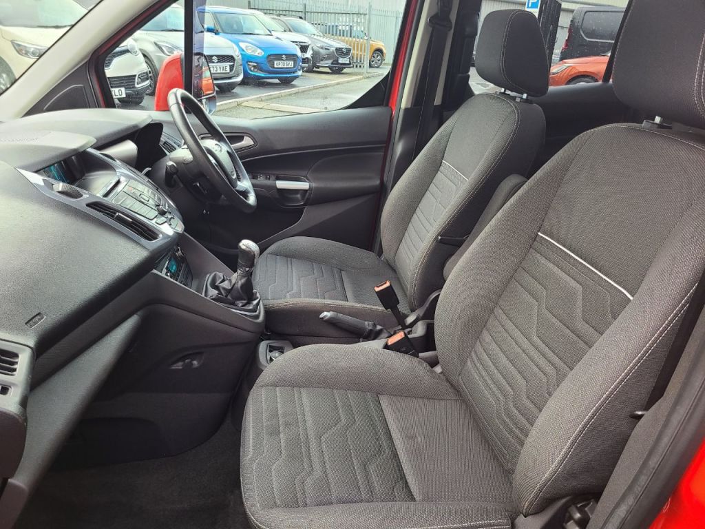 Used Ford Tourneo Connect 2015 for sale - 76469401: Photo 6