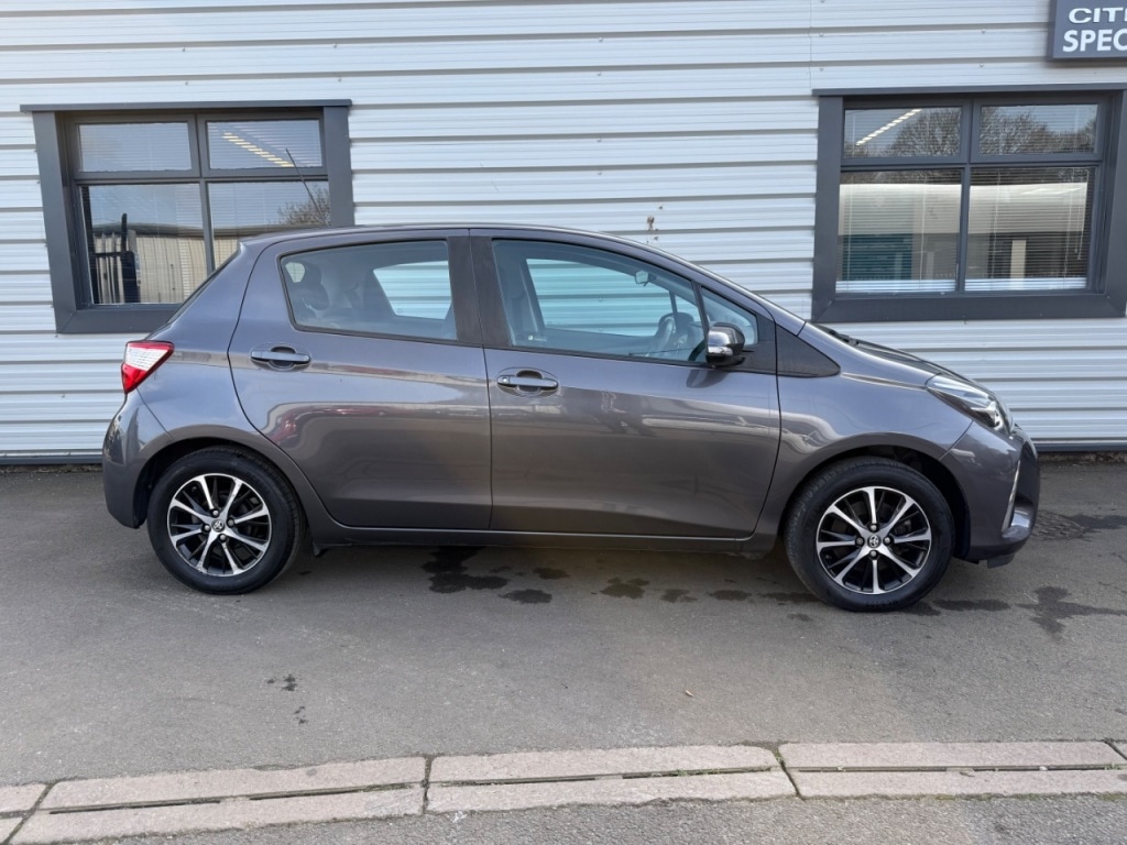 Used Toyota Yaris 2019 for sale - 77967809: Photo 2