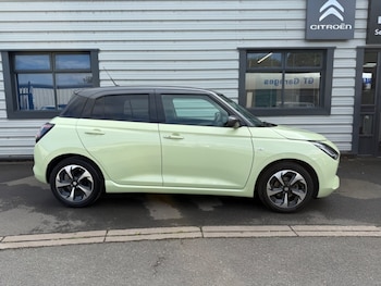 Used Suzuki Swift 2024 for sale - 76154116: Photo
