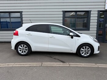 Used Kia Rio 2015 for sale - 76154109: Photo