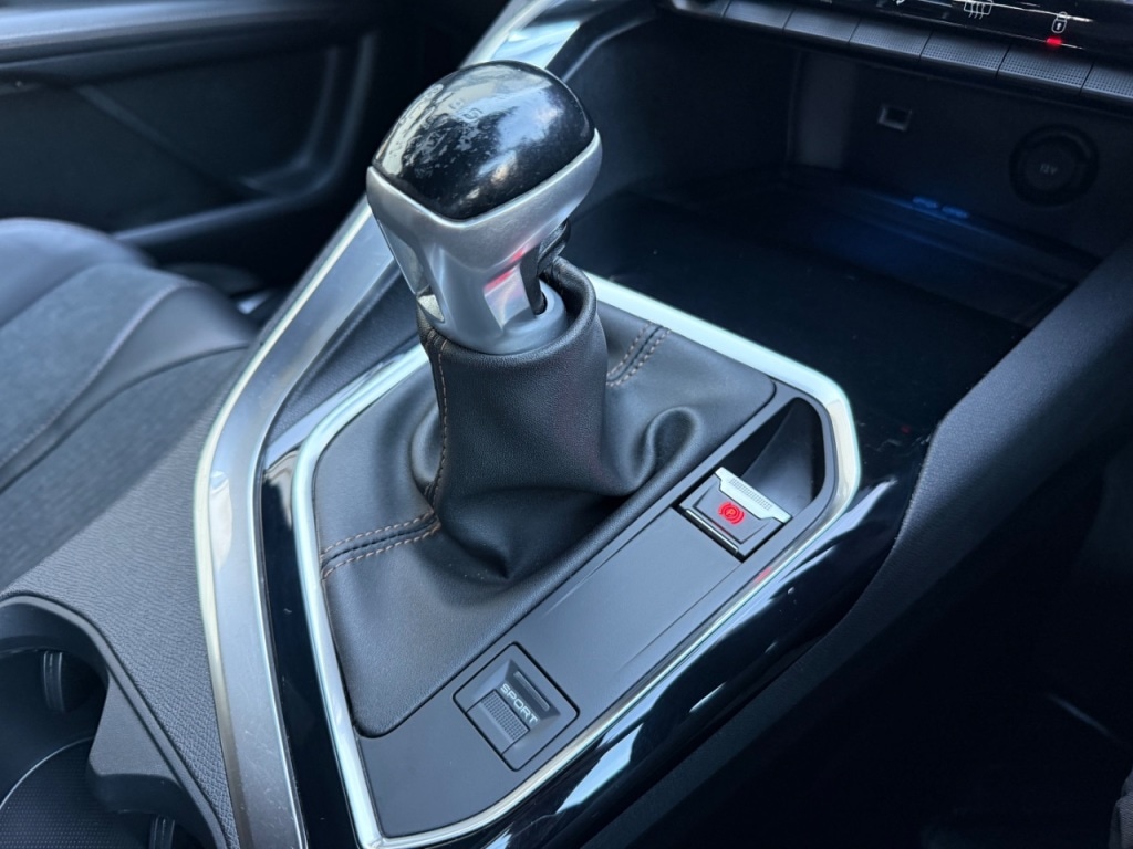 Used Peugeot 3008 2018 for sale - 76909650: Photo 12