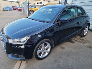 Used Audi A1 2015 for sale - 76154112: Photo