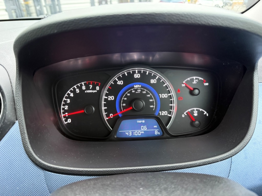 Used Hyundai i10 2015 for sale - 76581491: Photo 15