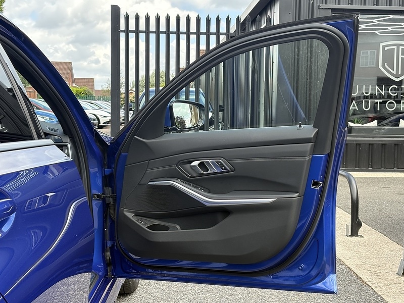 Used BMW 3 Series 2021 for sale - 77384750: Photo 54