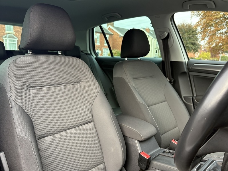 Used Volkswagen Golf 2019 for sale - 77384700: Photo 14