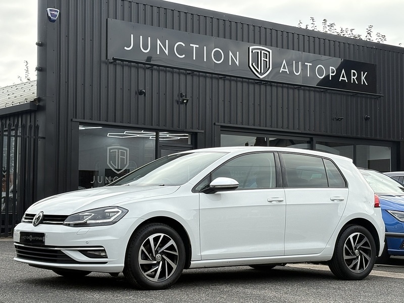Used Volkswagen Golf 2019 for sale - 77384700: Photo 2