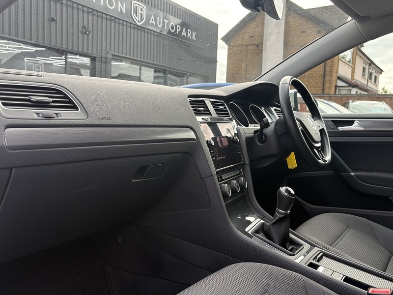 Used Volkswagen Golf 2019 for sale - 77384700: Photo 28