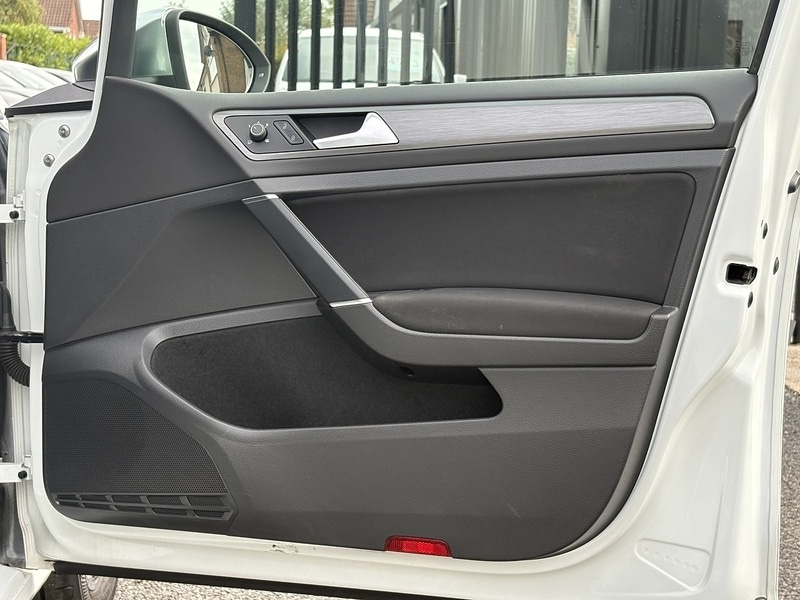 Used Volkswagen Golf 2019 for sale - 77384700: Photo 45