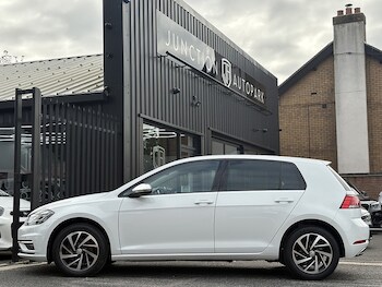 Used Volkswagen Golf 2019 for sale - 77384700: Photo