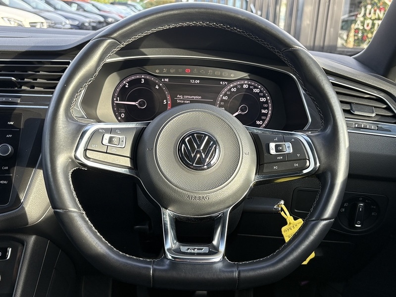 Used Volkswagen Tiguan 2018 for sale - 77384708: Photo 28