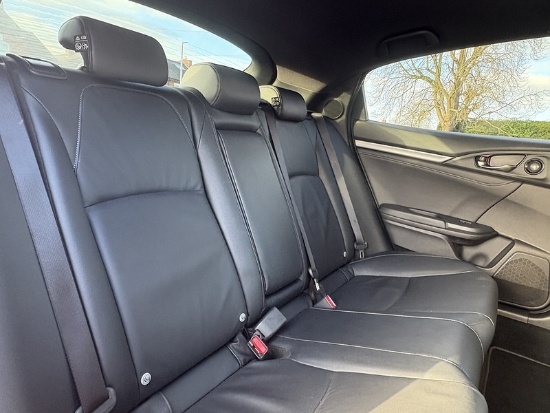 Used Honda Civic 2018 for sale - 77384795: Photo 17