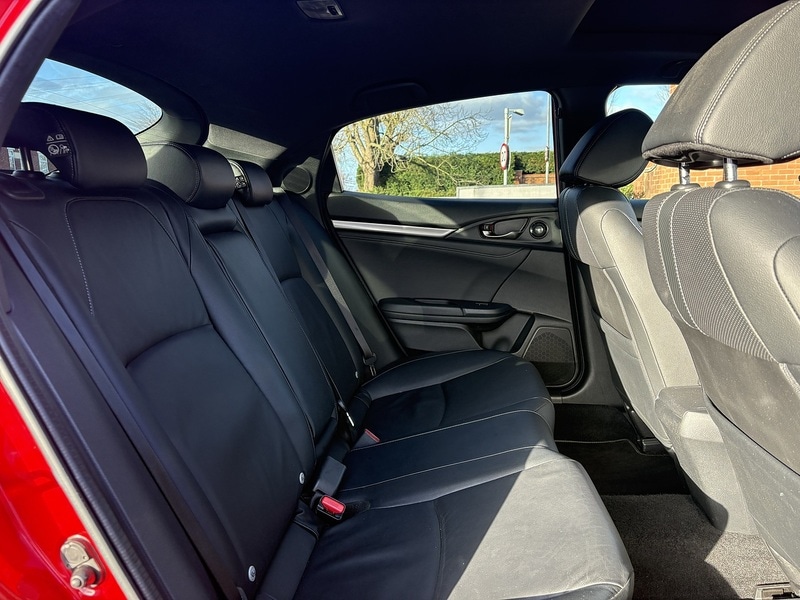 Used Honda Civic 2018 for sale - 77384795: Photo 18