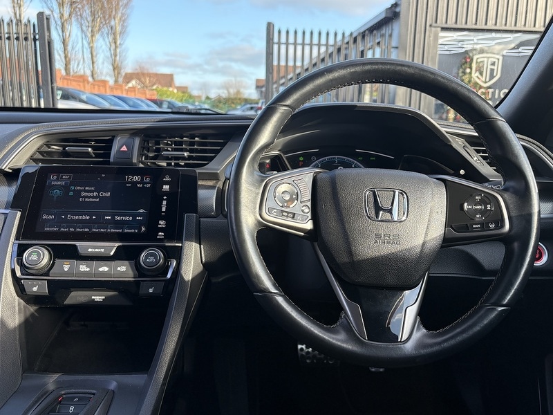 Used Honda Civic 2018 for sale - 77384795: Photo 20