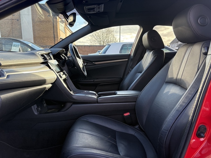 Used Honda Civic 2018 for sale - 77384795: Photo 26