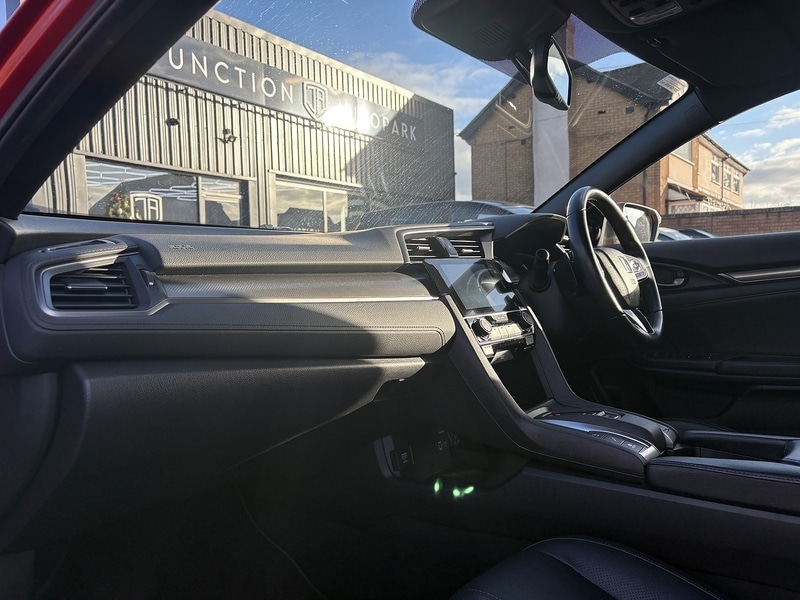 Used Honda Civic 2018 for sale - 77384795: Photo 28