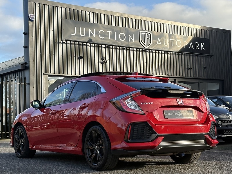 Used Honda Civic 2018 for sale - 77384795: Photo 3