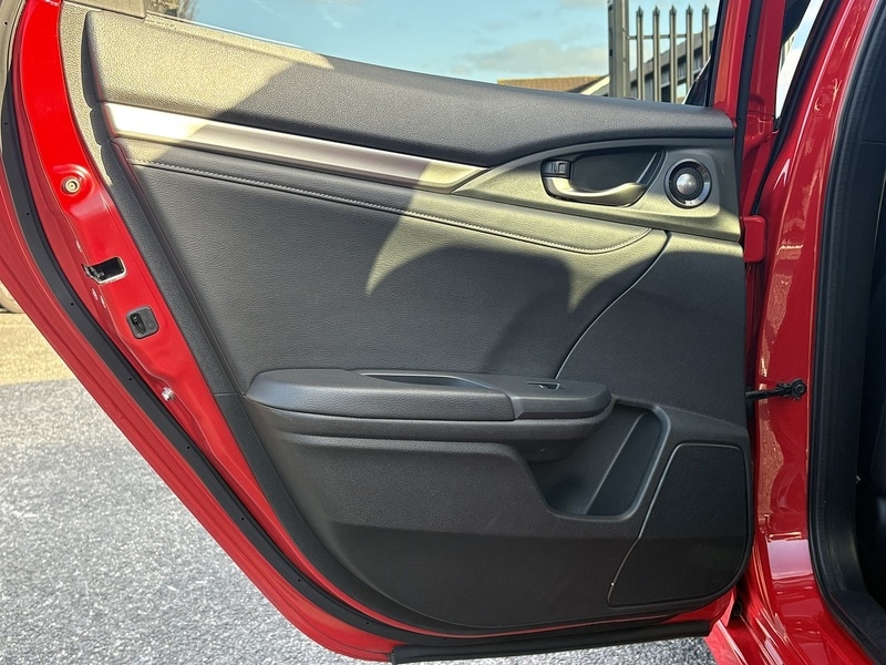 Used Honda Civic 2018 for sale - 77384795: Photo 45