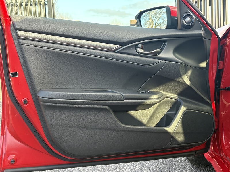 Used Honda Civic 2018 for sale - 77384795: Photo 46