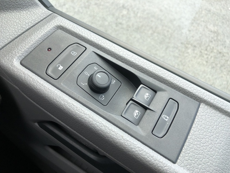 Used Volkswagen Transporter 2023 for sale - 77384688: Photo 50