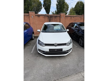 Used Volkswagen Polo 2017 for sale - 79606137: Photo