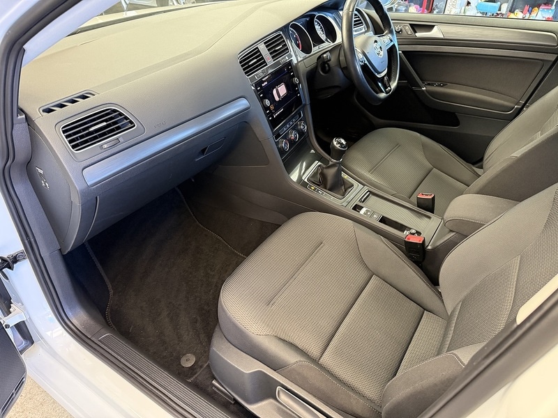 Used Volkswagen Golf 2018 for sale - 77760628: Photo 16