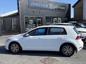 Used Volkswagen Golf 2018 for sale - 77760628: Photo
