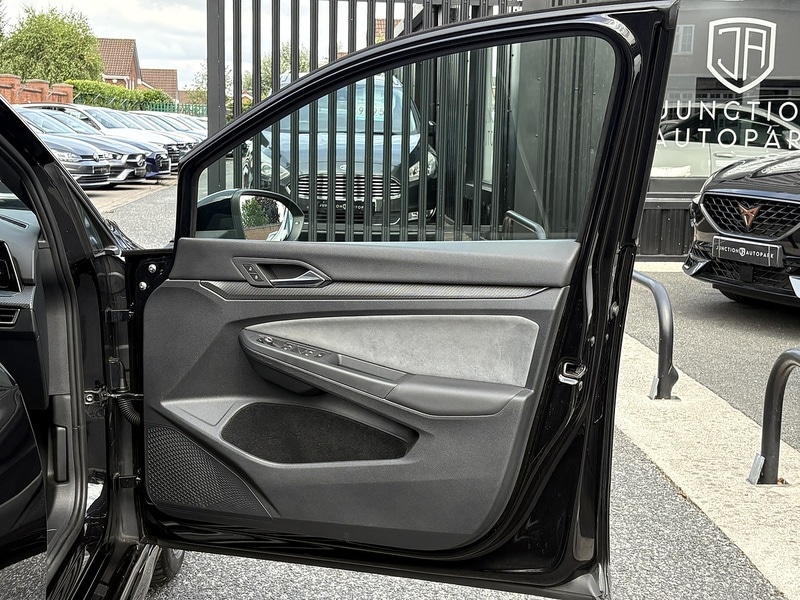 Used Volkswagen Golf 2022 for sale - 77384684: Photo 40