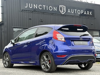 Used Ford Fiesta 2017 for sale - 79047030: Photo