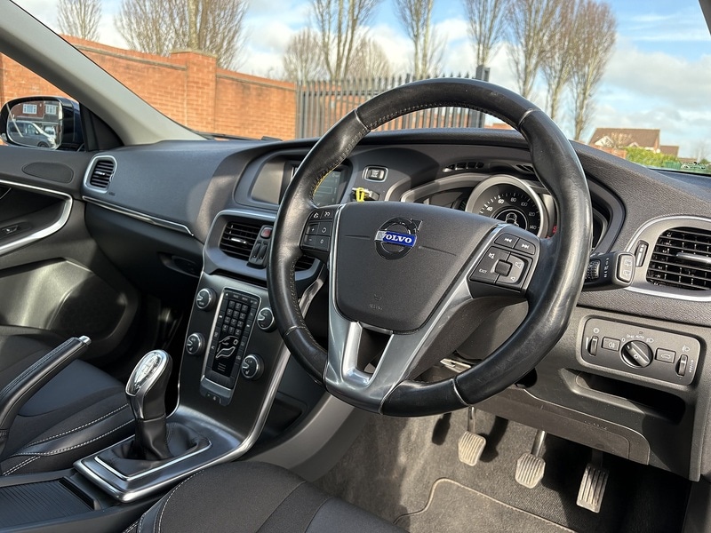 Used Volvo V40 2014 for sale - 77384813: Photo 13