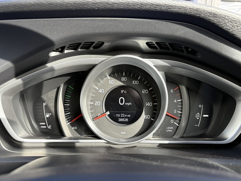 Used Volvo V40 2014 for sale - 77384813: Photo 33