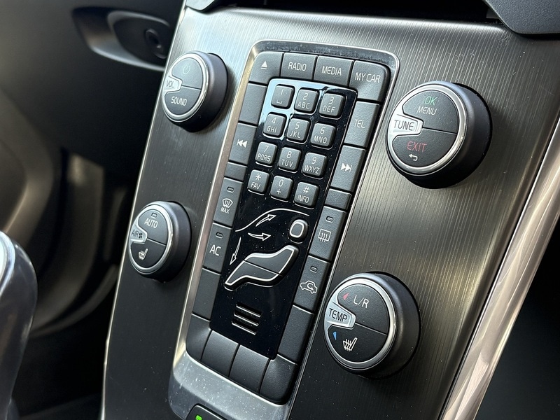 Used Volvo V40 2014 for sale - 77384813: Photo 34